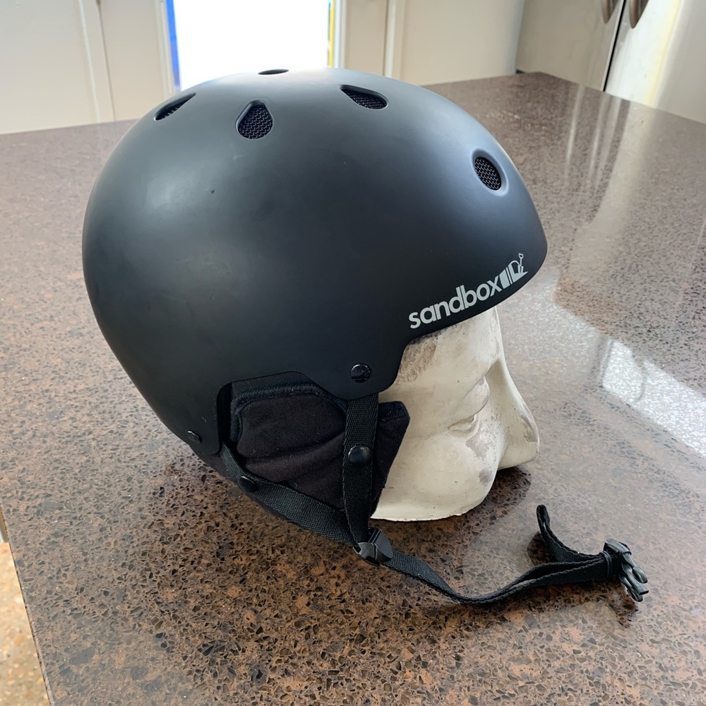 Snowboard helmet